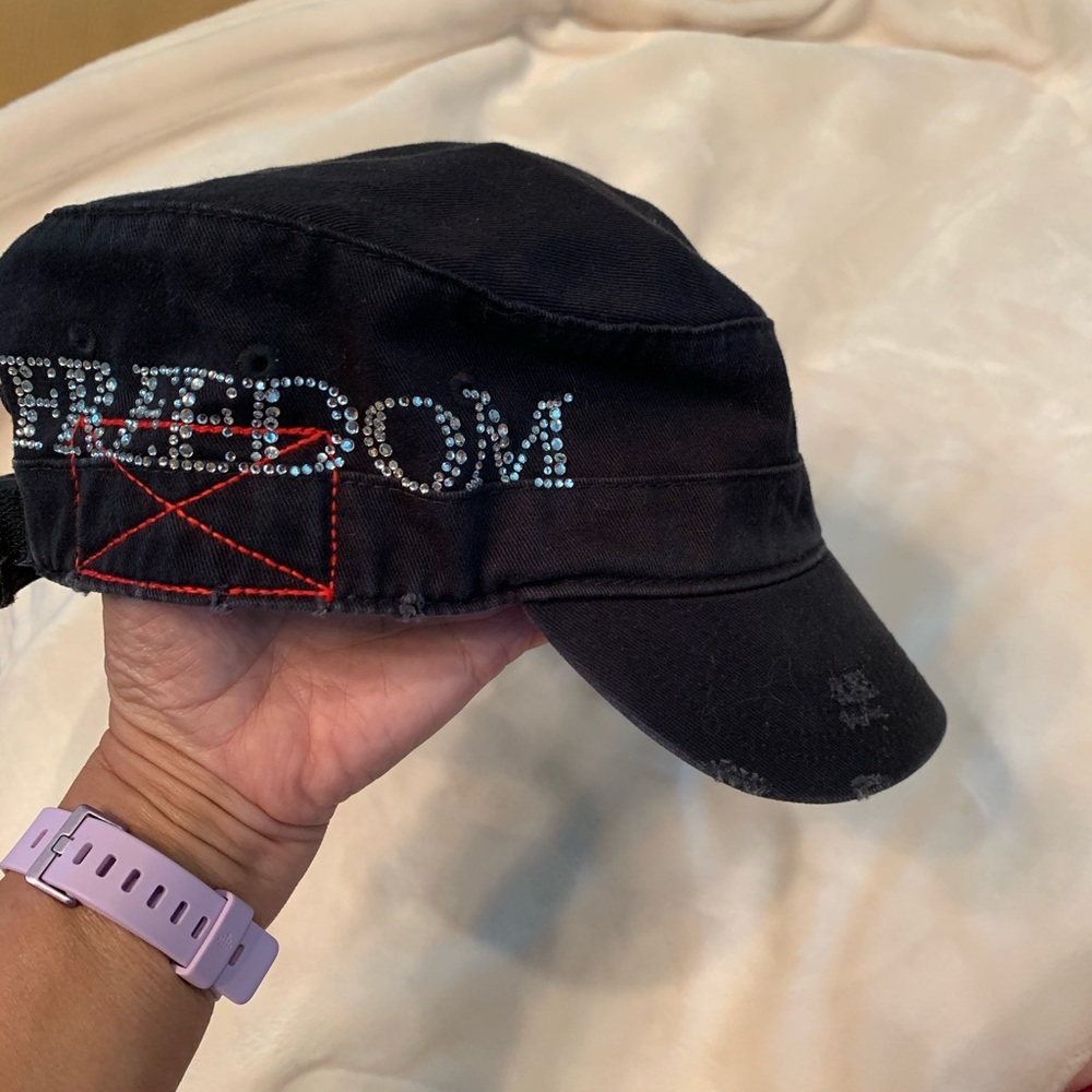 ❤️ Hats - Picture 5 of 6
